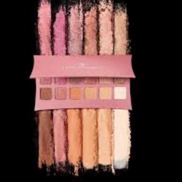 New ILLAMASQUA
Unveiled Artistry Palette - Picture 14 of 15